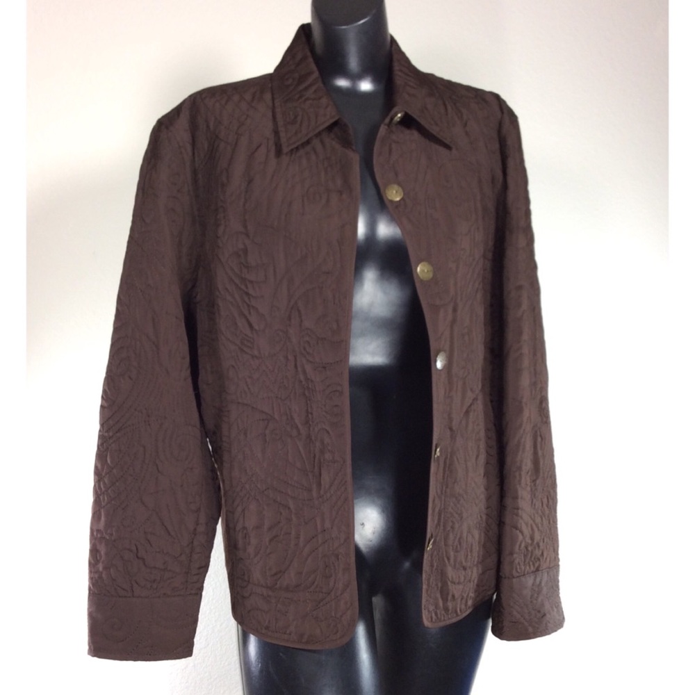 🎄🎄🎄3 for $15 Chico’s Brown Quilted Jacket